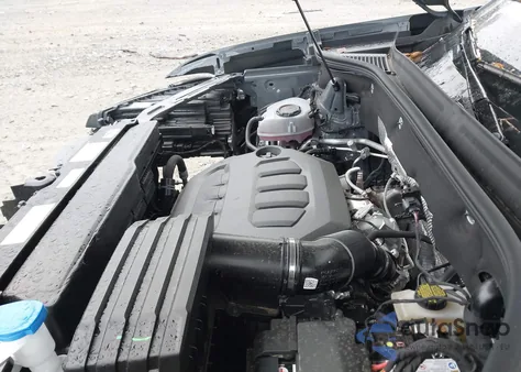 2025 Volkswagen Atlas 2.0T Sel from USA, damaged, VIN 1V2BR2CA0SC533156